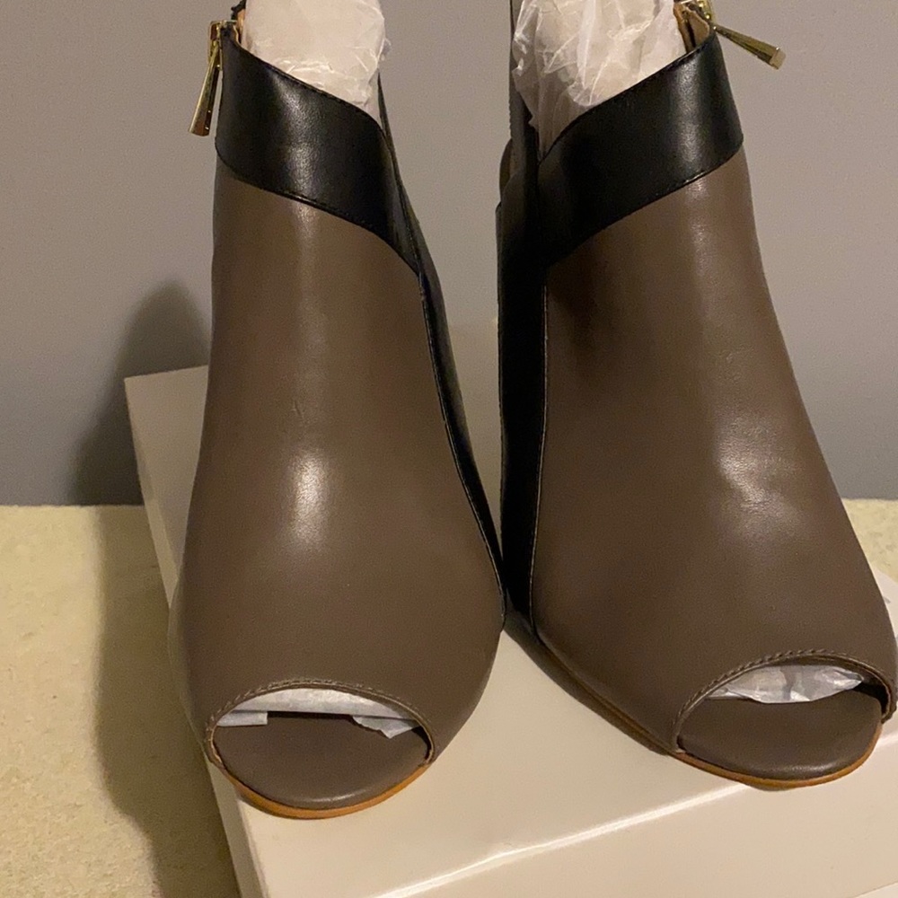 Ann Taylor Care Criss cross peep toe leather high heel